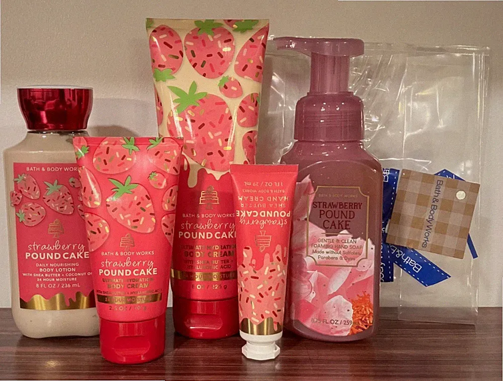 5pc Bath Body Works STRAWBERRY POUND CAKE Body Lotion Cream & Hand Soap Gift Set